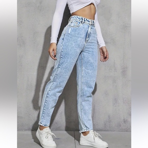 Abercrombie & Fitch The Mom High Rise 23 | 000 Curve Love Raw hem - Picture 2 of 10